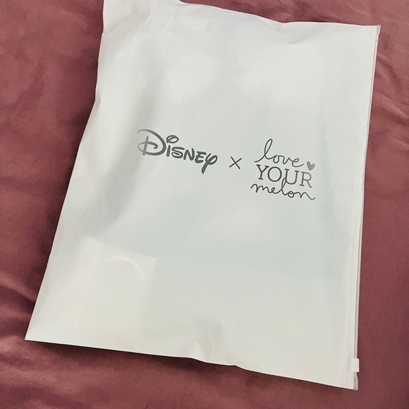 Disney x Love Your Melon - Minnie Mouse Beanie with Purple Poms, Brand New! - Picture 4 of 4